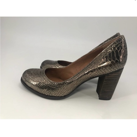 Lucky Brand Sofi Bronze Metalic Snake Skin Heels - Picture 3 of 9
